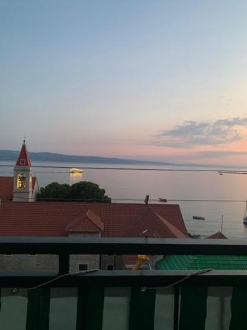 Panorama Sea View Apartment H 오미스 외부 사진